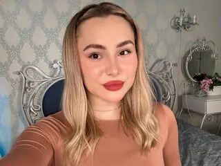AnoraMi cam