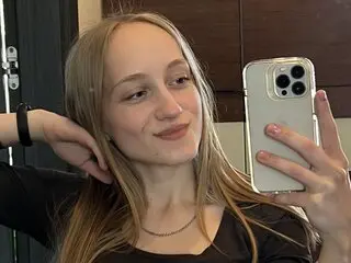 EllaMarlow live