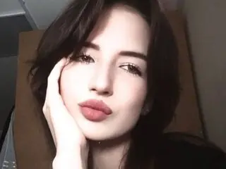 KianaMilne cam